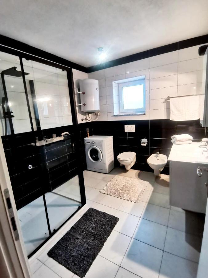 Apartment Mario Livno Buitenkant foto